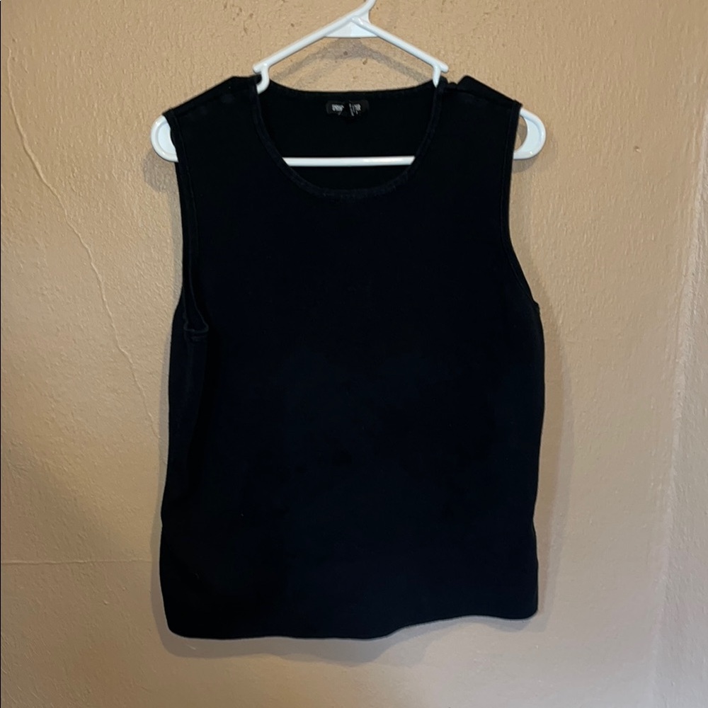 Classic Black Sleeveless Tank Top